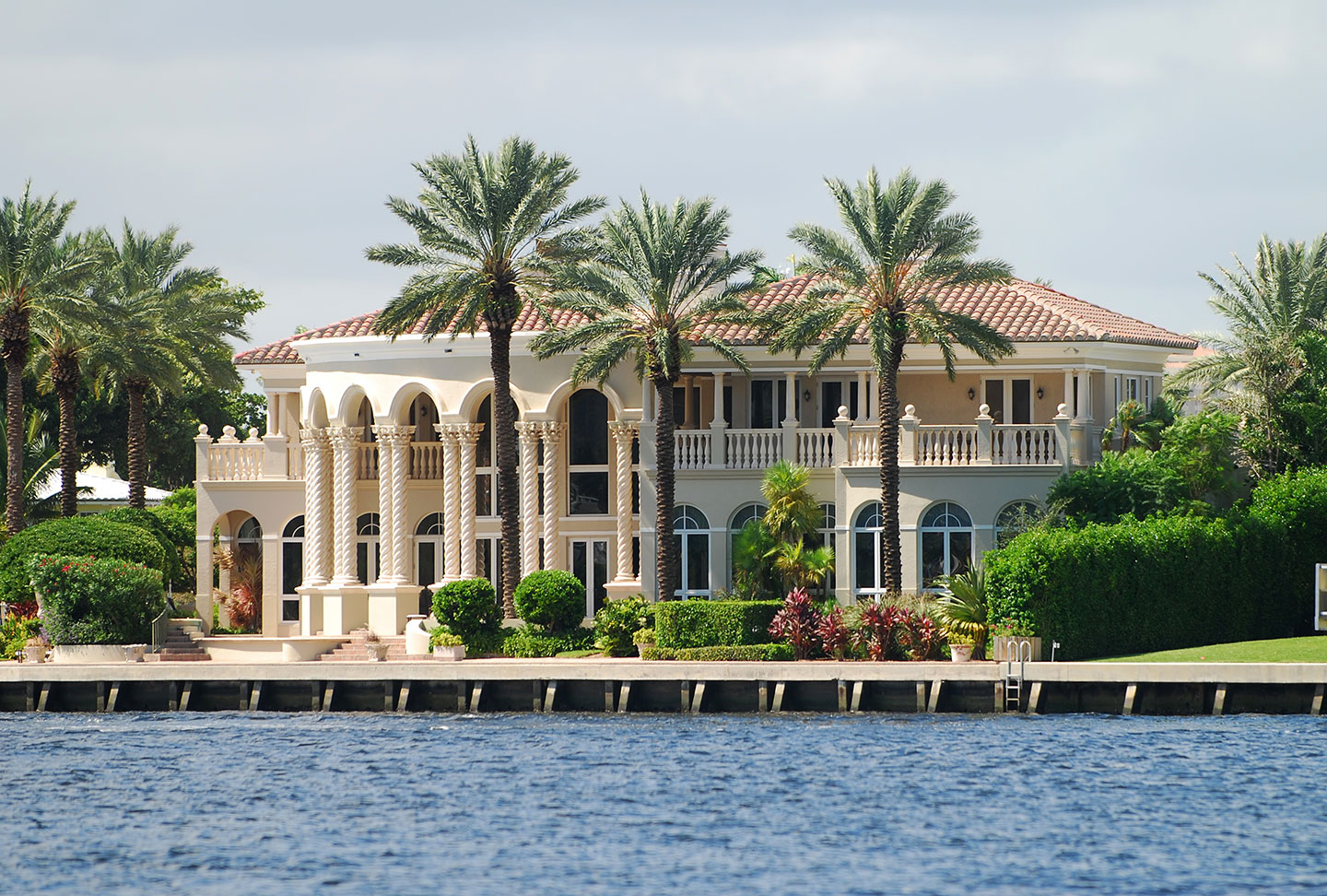 Villa Water Front