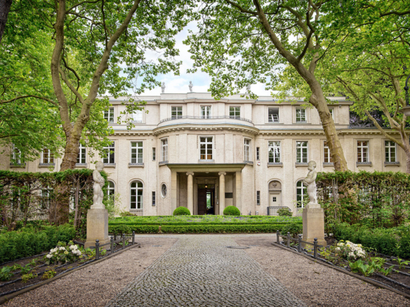 Villa in Green for Sale